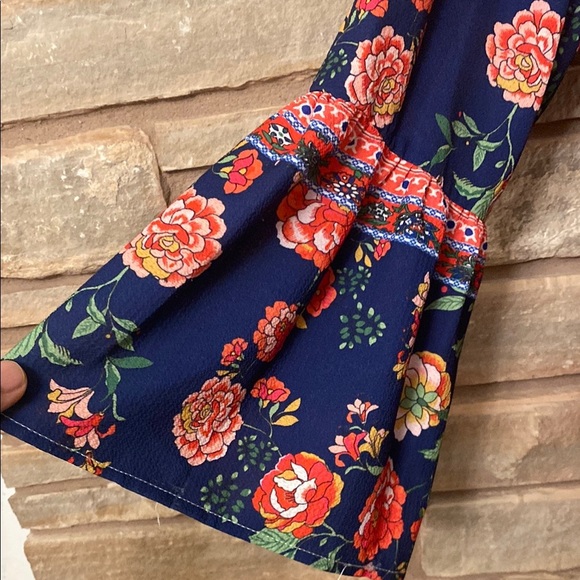 Umgee Floral Navy Off-Shoulder Top Size S - Picture 4 of 8